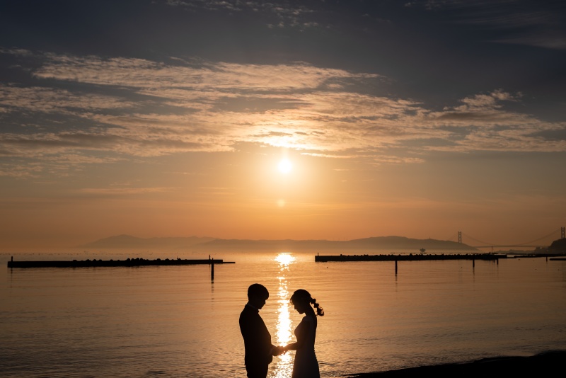 夕日に照らされて