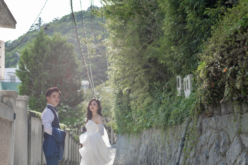 緑豊かな街並みと共に、二人だけの時間が流れる