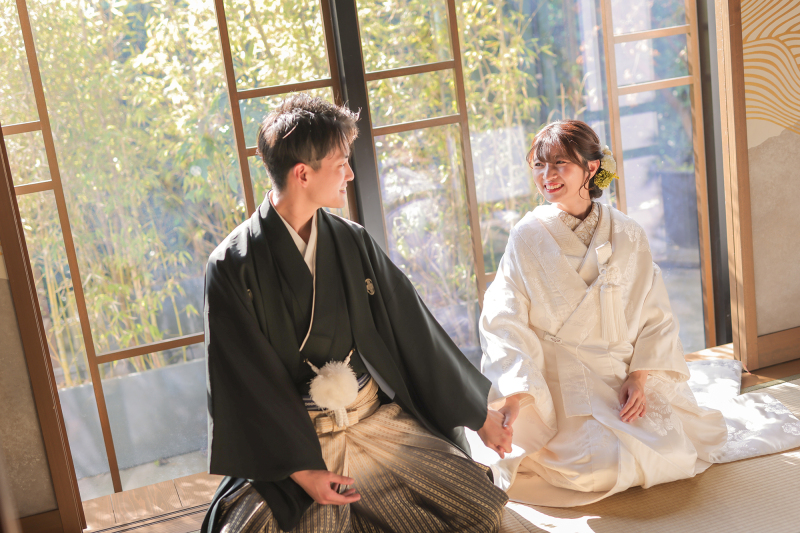 手繋ぎショット。