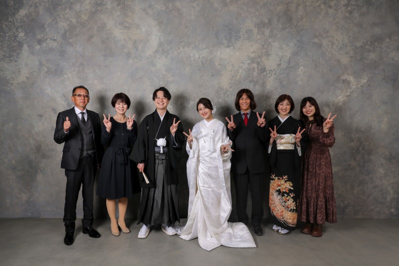 【和装洋装スタジオプラン】ご家族もご一緒に♪お2人らしいお写真を。