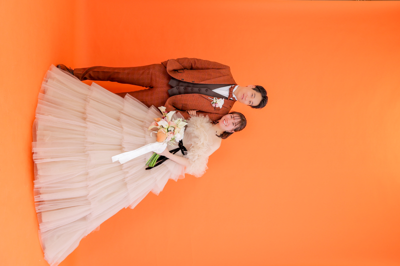 鮮やかな色の中で、ふたりらしさを