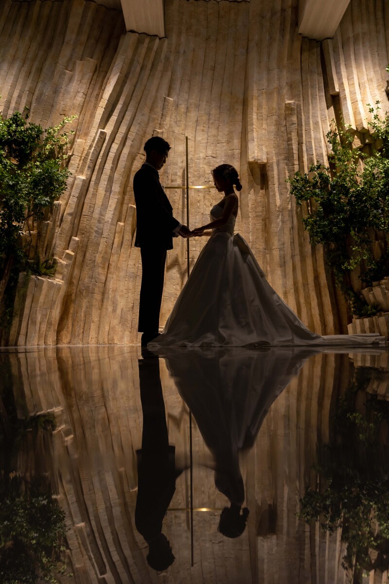 チャペルスタイルでの幻想的なカット