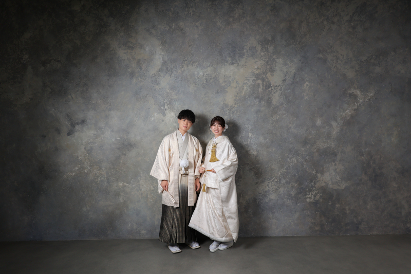 かっちりとした雰囲気から。