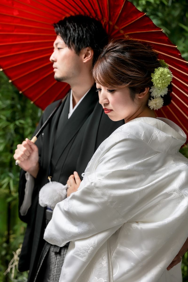 竹林バックにクールな一枚