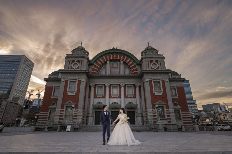 手繋ぎショット。