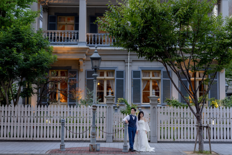 夕方の街並みが二人をより輝かせる