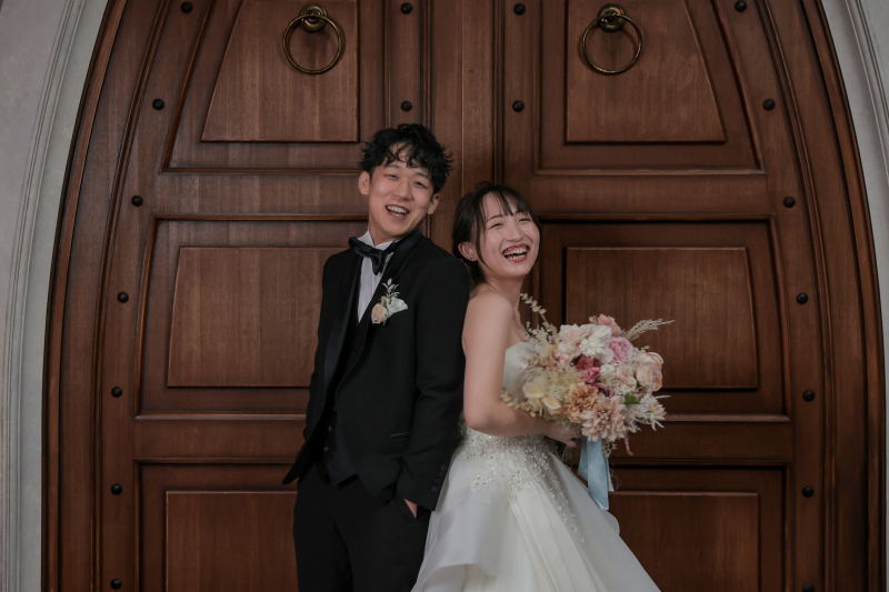 【和装洋装スタジオプラン】かっこいいだけじゃない！輝くお二人の笑顔