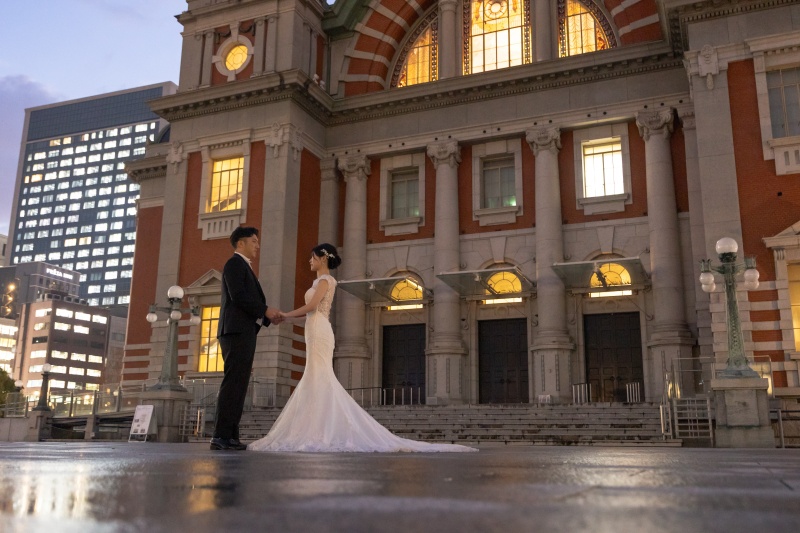 手と手を取り合って