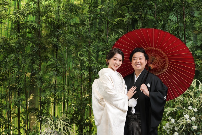 バックの竹林が印象的な一枚