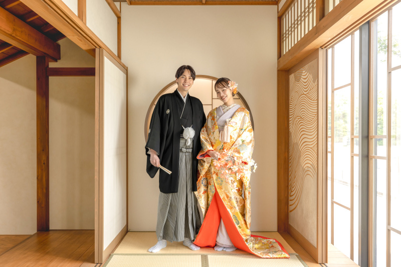 自然光も取り入れ、たくさんの光を取り入れたスタジオ