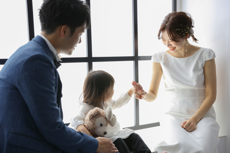 お子様と一緒に撮影もとっても素敵です!見ているだけで幸せになれるそんなお写真です