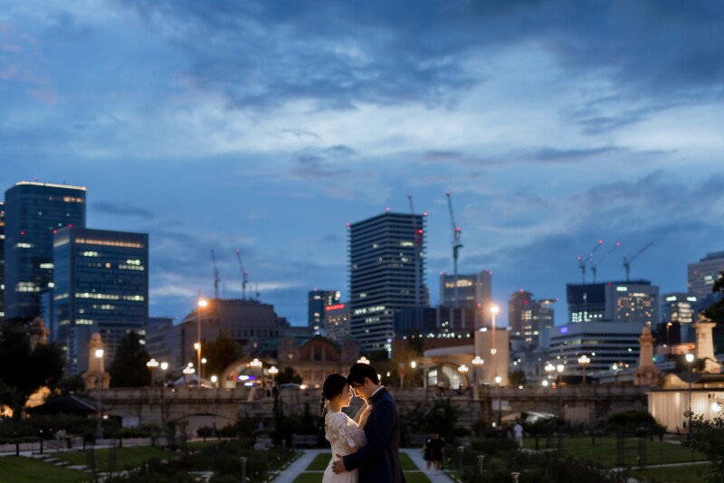 【中之島公園ドレスロケーション撮影プラン】人気のスポットでの撮影が叶う♪撮影グッズ&出張料が無料♪