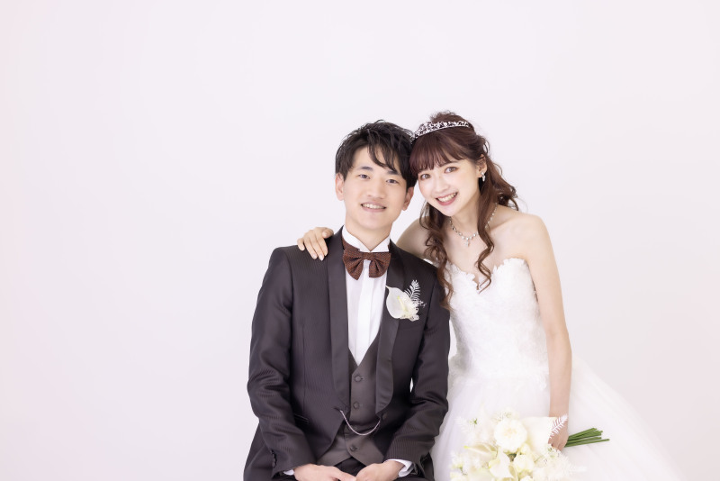 【ベーシック洋装スタジオ】シンプルでおしゃれなスタジオ撮影プラン