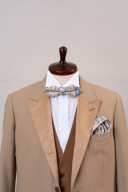 蝶ネクタイ・チーフ　ベージュフラワー