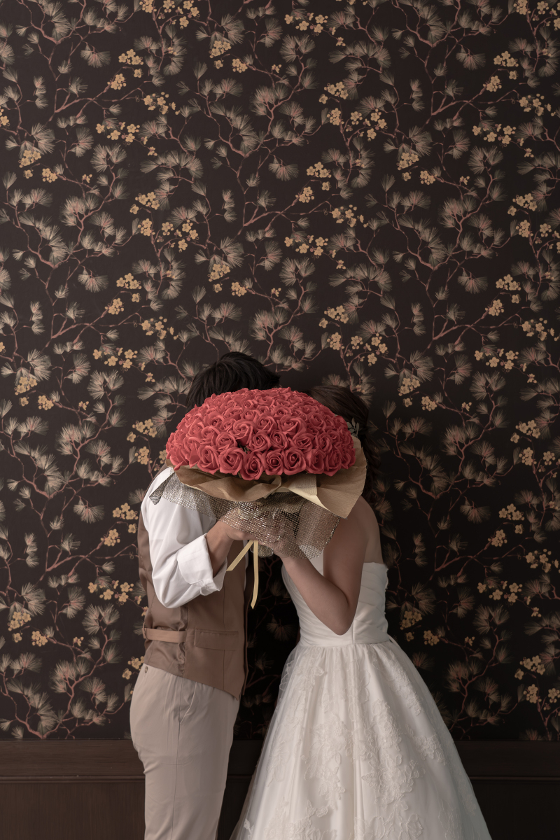 花束でお顔隠しを♡