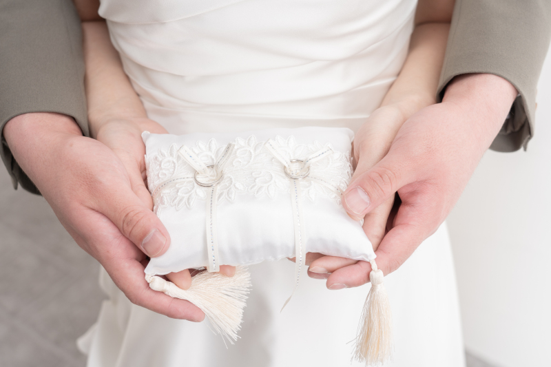 マリッジリングはリングピローと一緒に