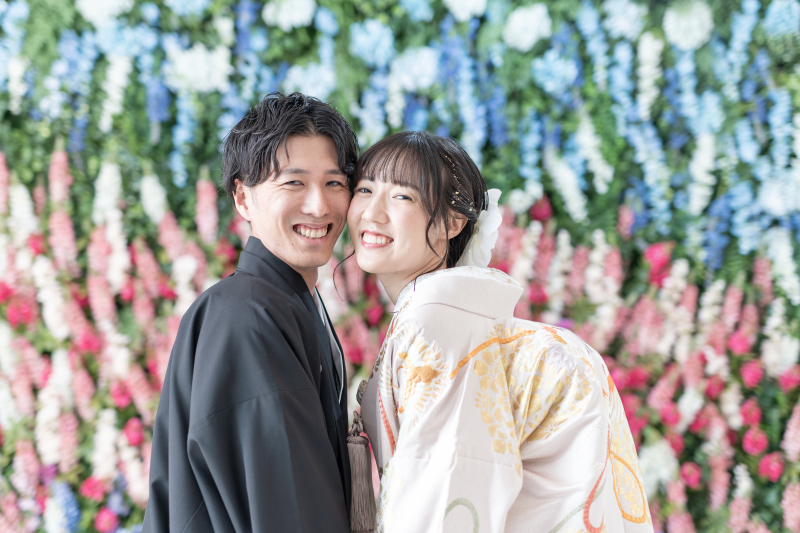 テカポ湖は頬を寄せ合って・・・