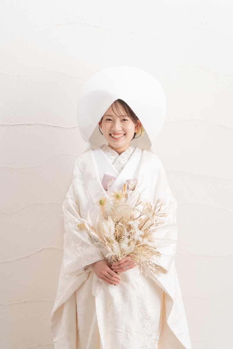 清楚な魅力あふれる花嫁ソロショット
