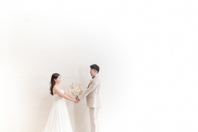 手を取り合って・・