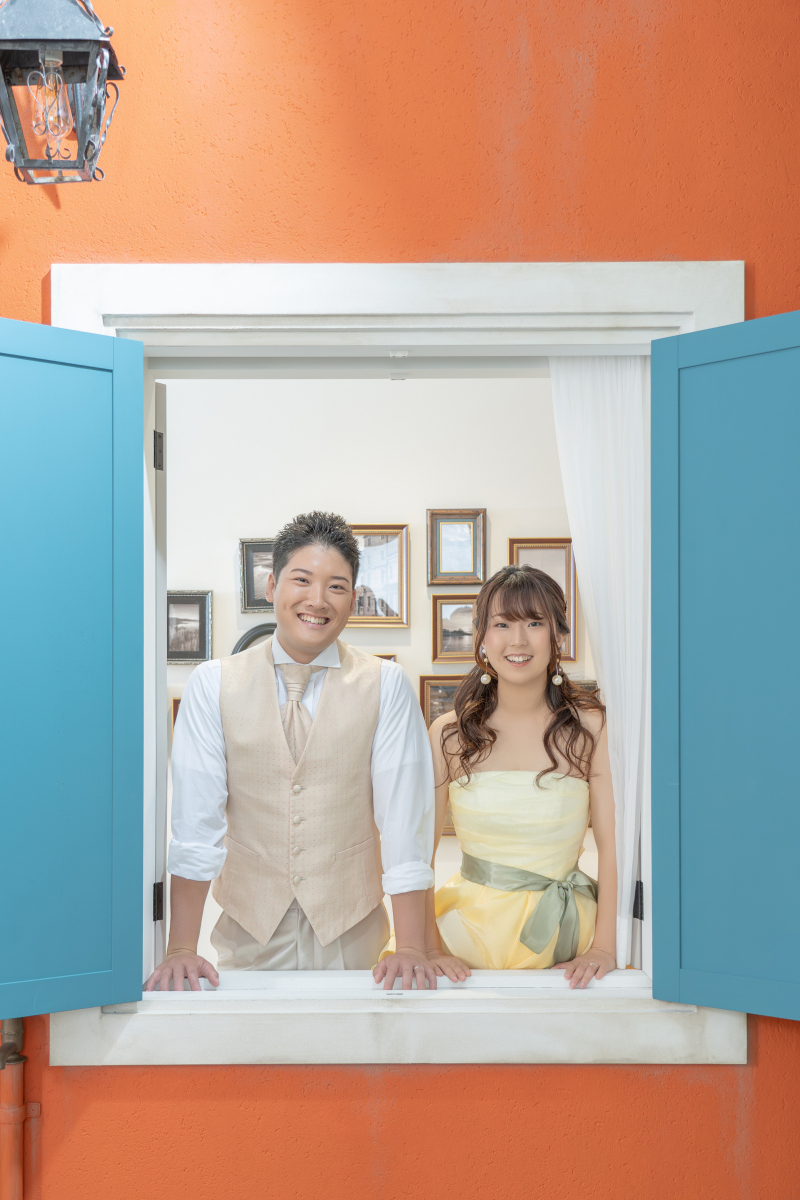 窓からこんにちは♪