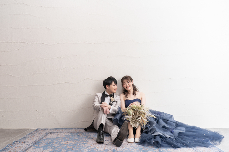 カラードレスの撮影が始まります♪