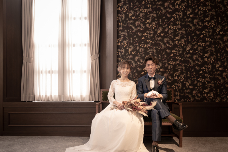 座りのシーンも・・・。