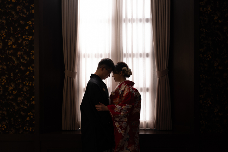 レトロモダンではおでこ合わせで