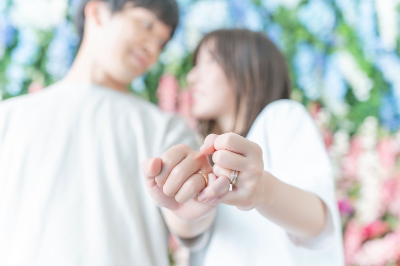 指輪のアップも