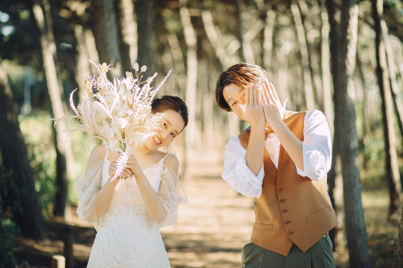 ブーケからお顔をひょっこり