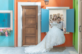 ウェディングドレスとカラードレスで　～スタジオ　洋装2着プラン～