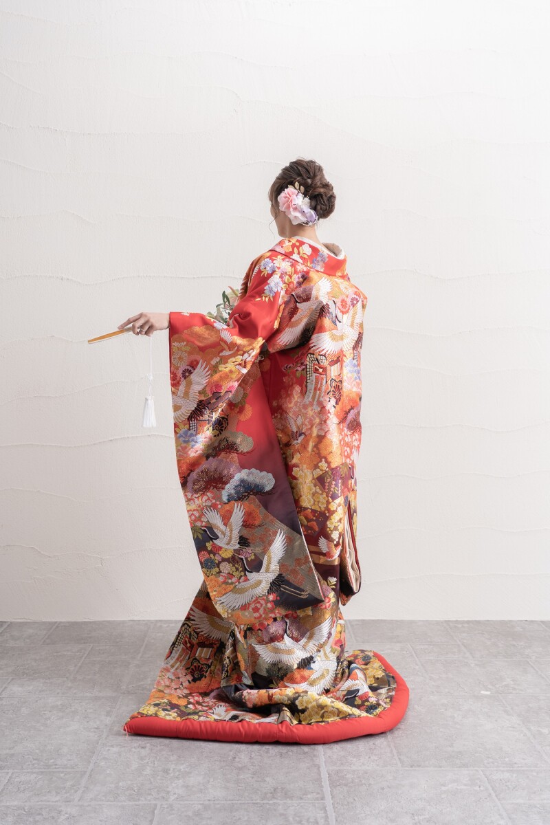 鮮やかな後ろ姿も