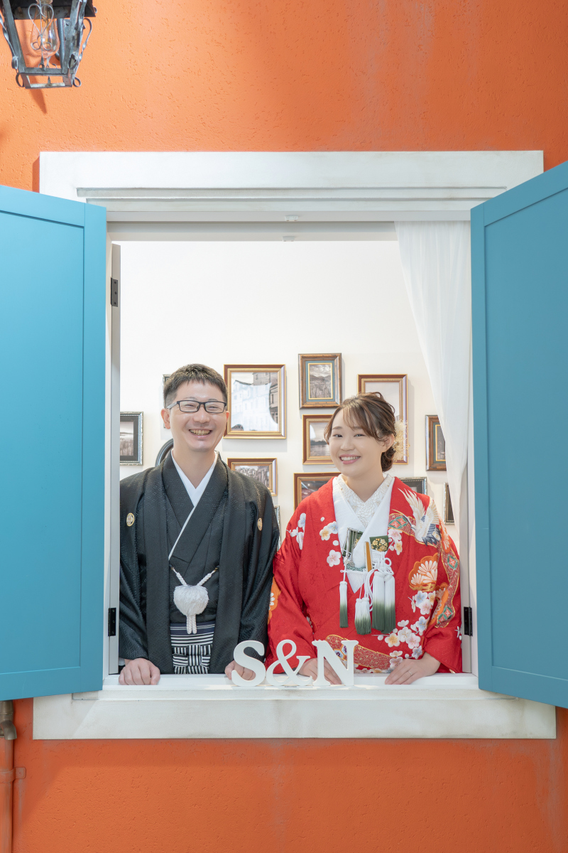 窓からこんにちは♪