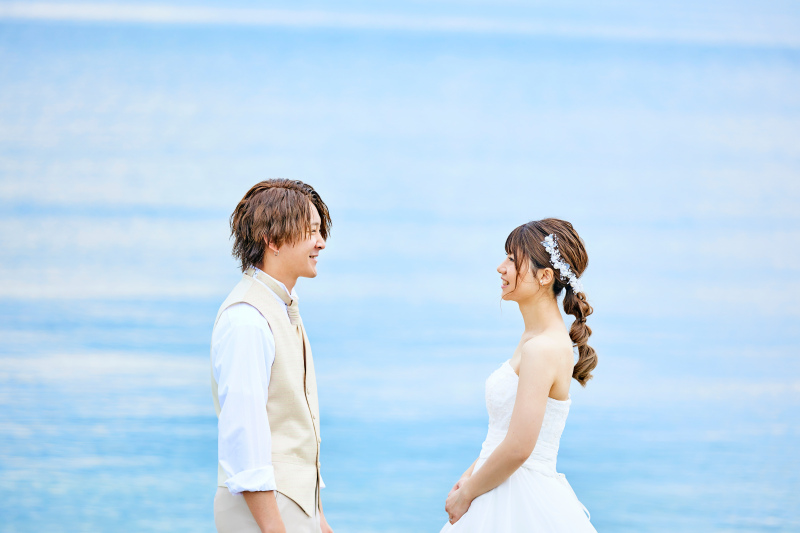 ジャケットオフでカジュアルに