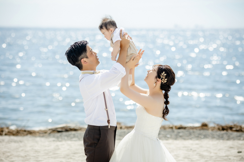 輝く海でのファミリーロケーションフォト　＊洋装1着ロケ撮影プラン＊