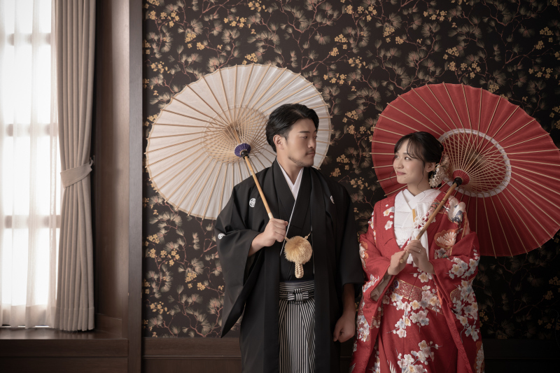 色打掛と白無垢　和装で特別な一日に　～スタジオ　和装2着プラン～