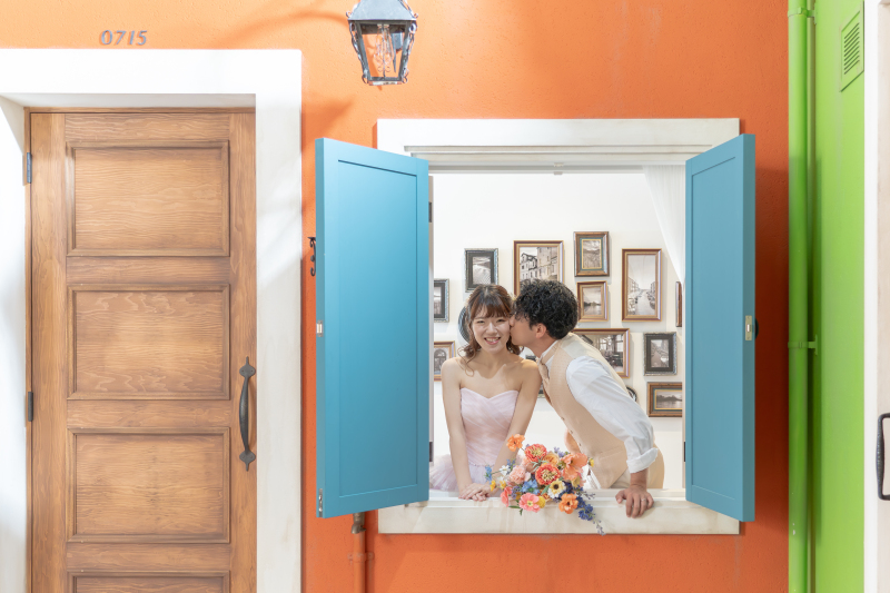 窓からこんにちは♪