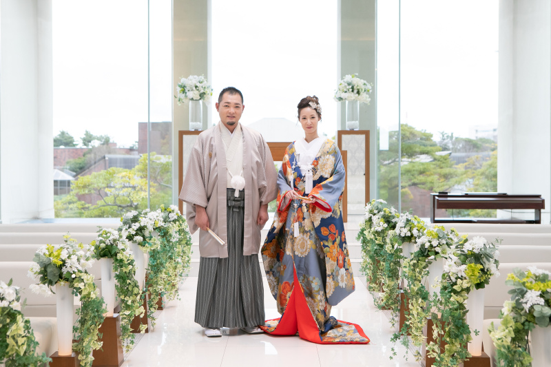 光降り注ぐチャペルで