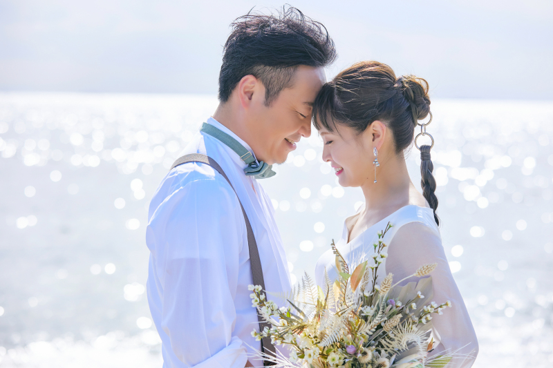 きらきら光る海辺で