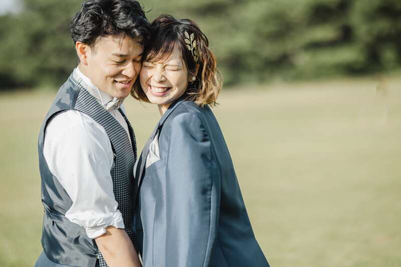 ジャケットオフでよりカジュアルに