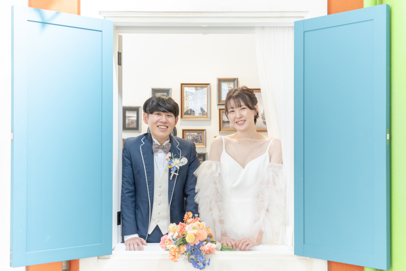 窓からこんにちは♪