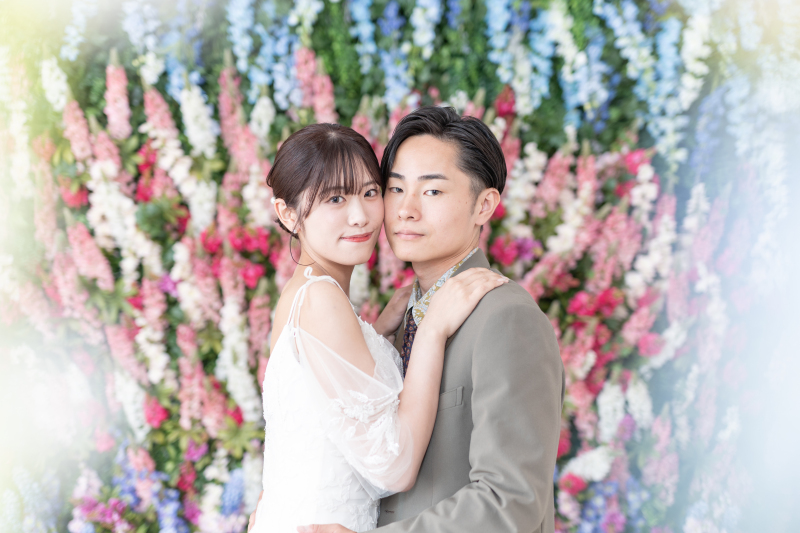 壁一面のルピナス