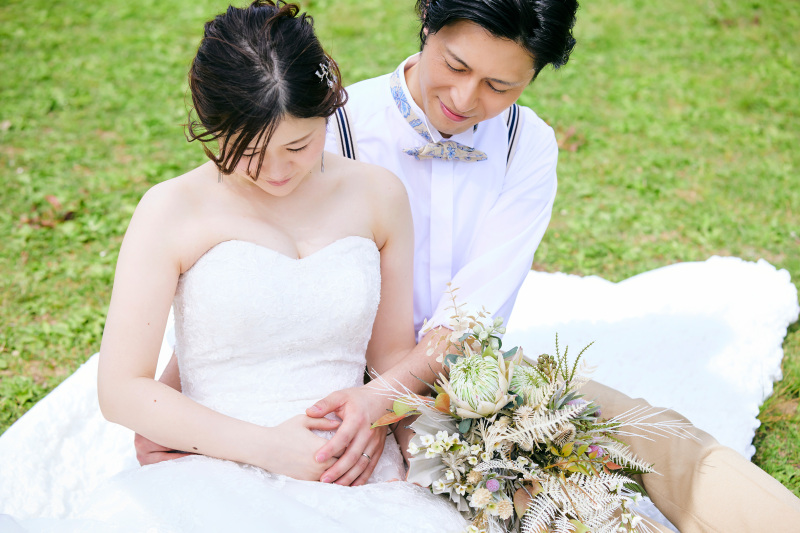 芝生でのお座りショット