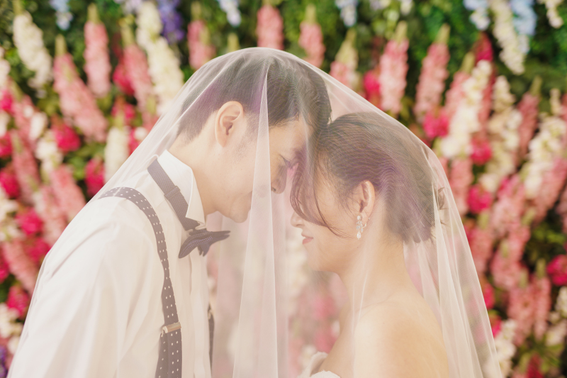 ベールに包まれて