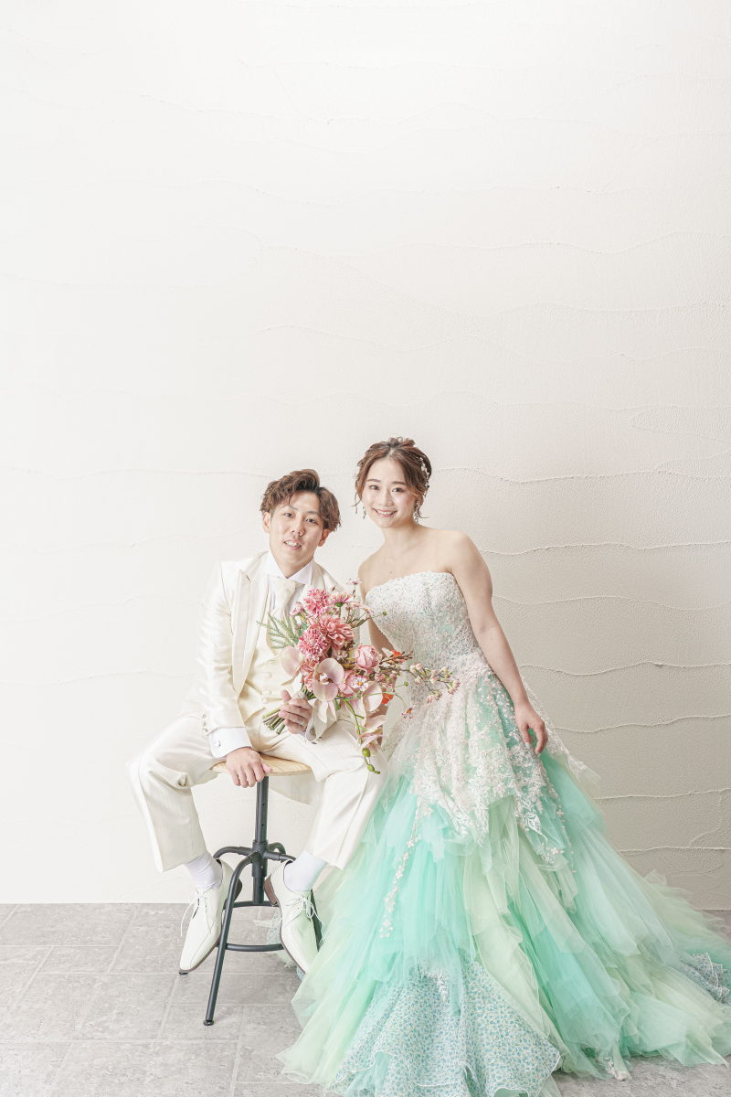 椅子を使ったこんなショットも