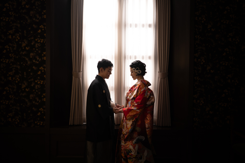 手を取り合って・・