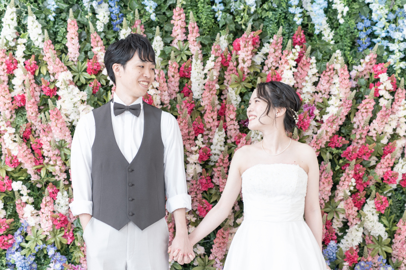 壁一面のルピナス