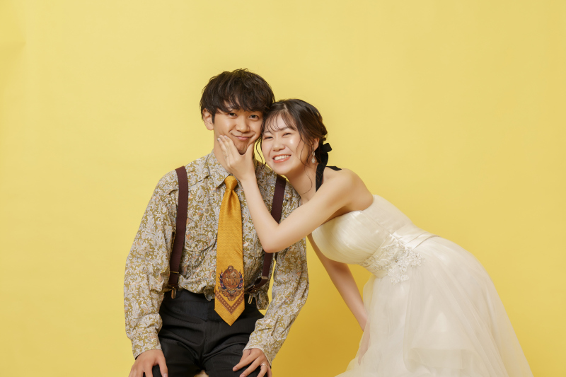 イエローのカラーペーパーで