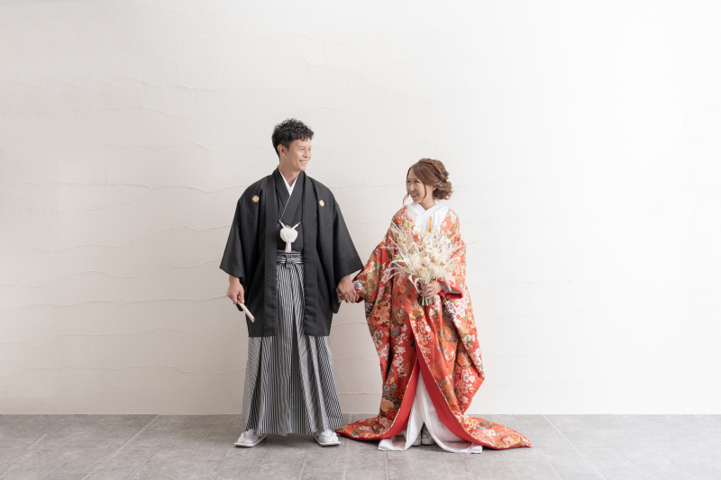 仲良く手を繋いで・・・