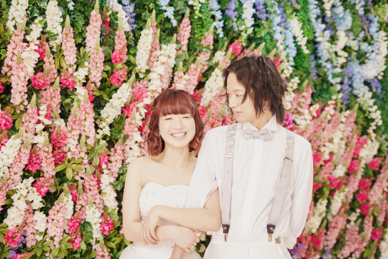 ”ルピナス”いっぱいの壁面で