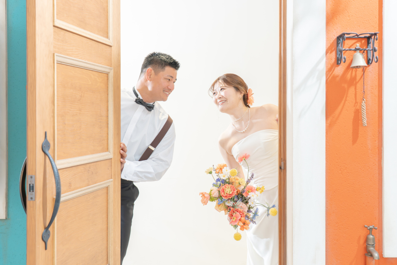 スタジオの入り口でもあるブラーノ島の扉